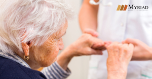 mujer mayor con alzheimer
