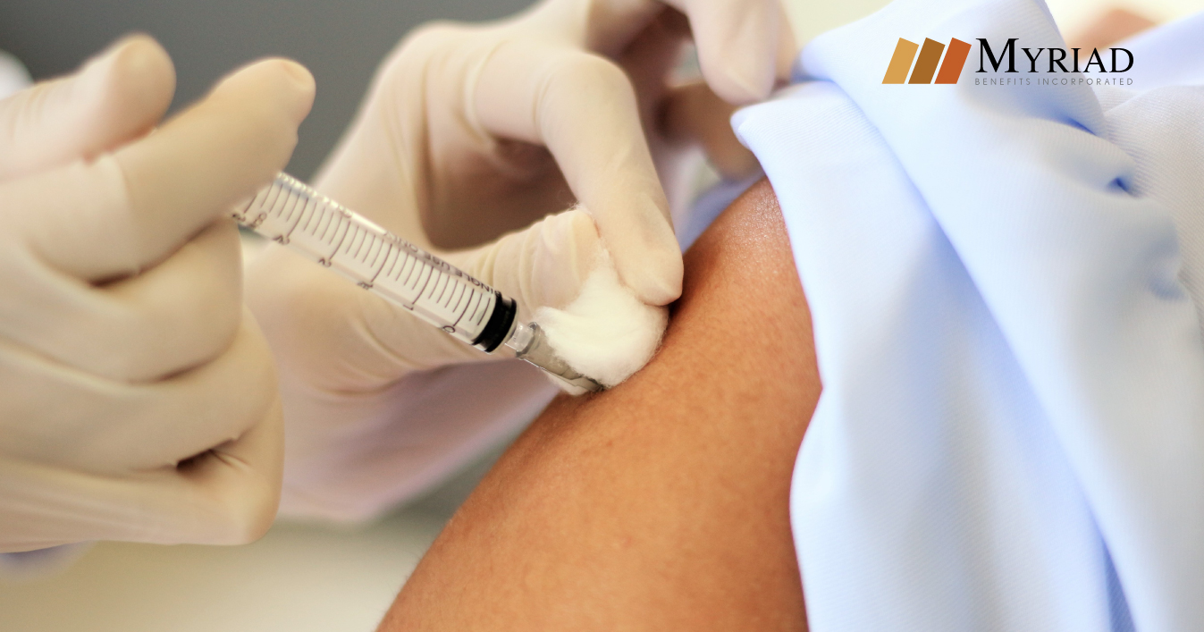 Paciente recibe vacuna contra la influenza