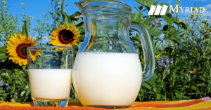 Jarra y Vaso de Leche