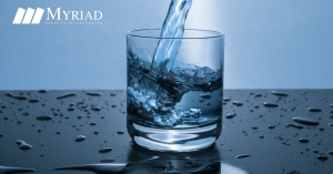 Vaso con agua