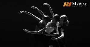 Tres mujeres bailando